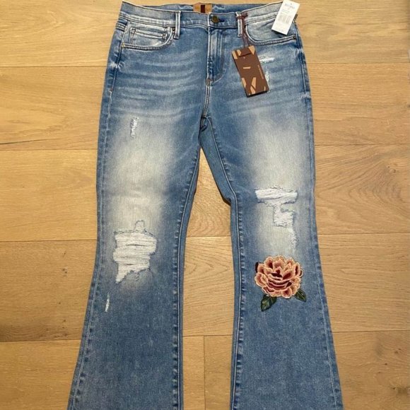 Boho Cropped Embroidered Denim - Picture 6 of 8